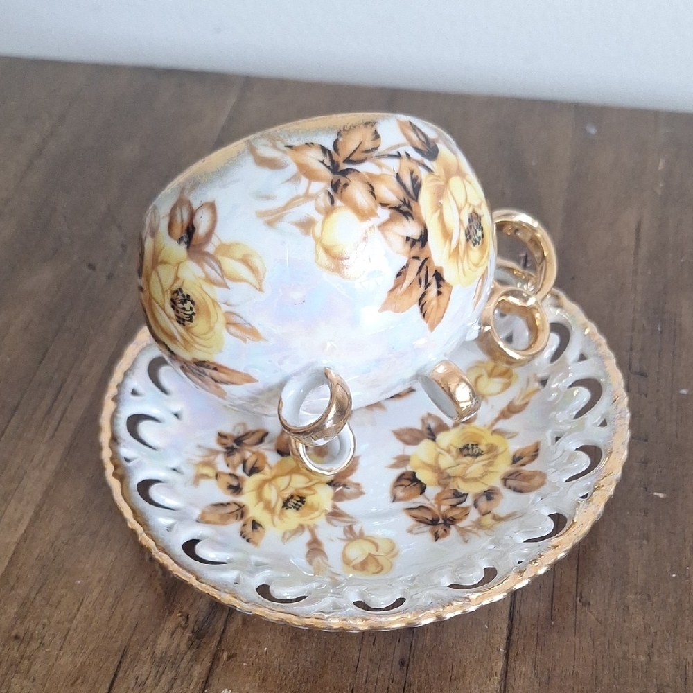 Vintage Porcelain Royal Sealy China Japan Teacup And Saucer Yellow Roses